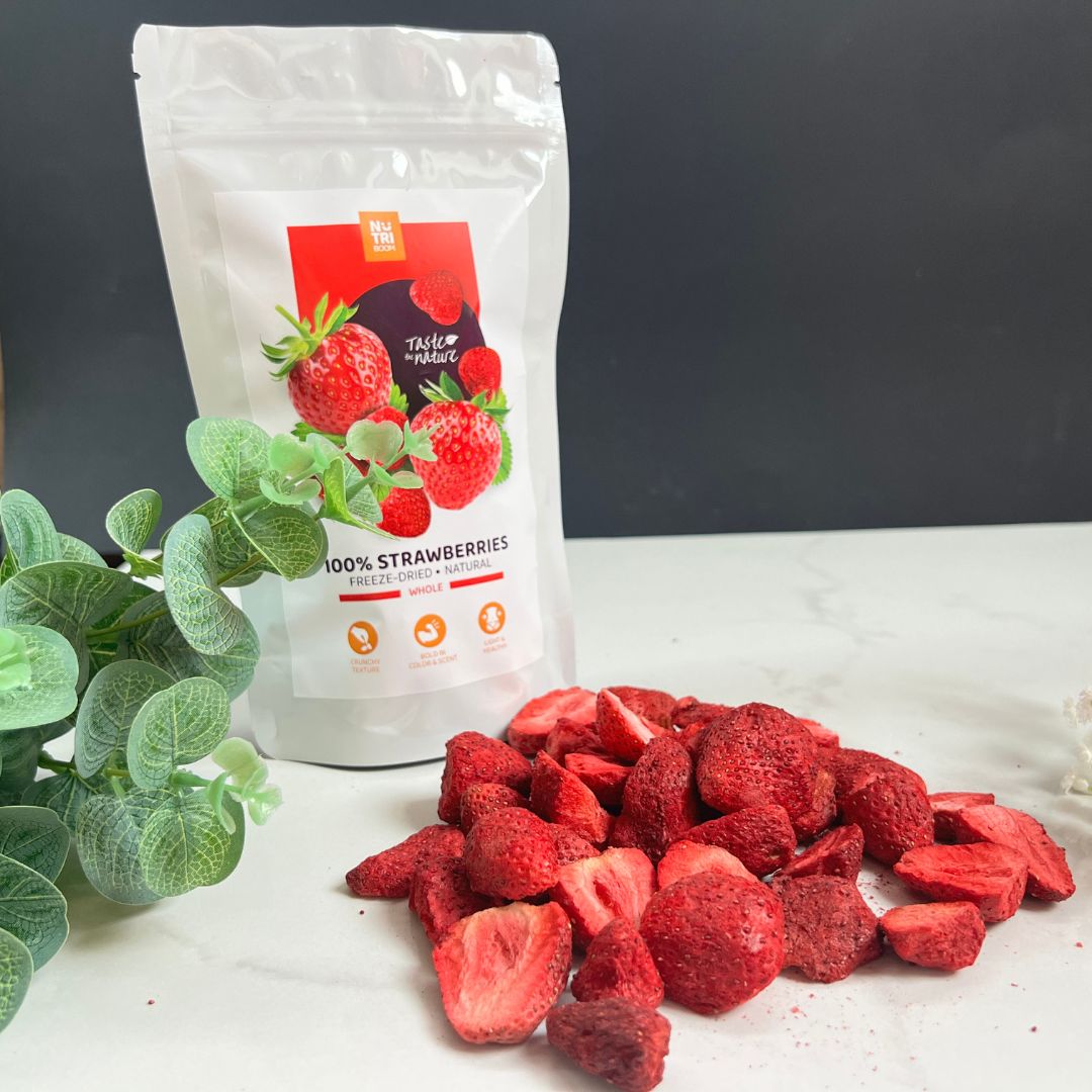 freeze-dried-strawberries-snacks-treats-healthy-natural-nutritreat-nutriboom-pets1
